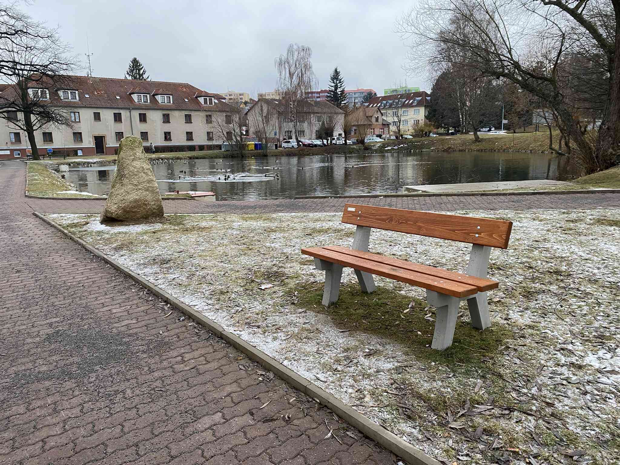 Lavička do parku www.zahradnisezeni.cz